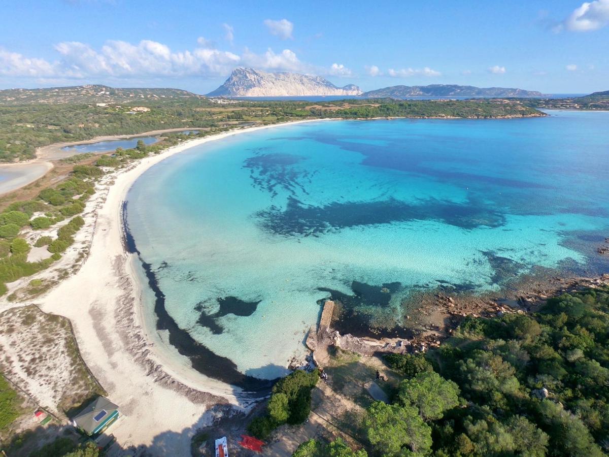 Aparthotel Il Faro San Teodoro Zewnętrze zdjęcie